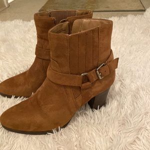 New direction brown Lara heeled boots size 8 1/2